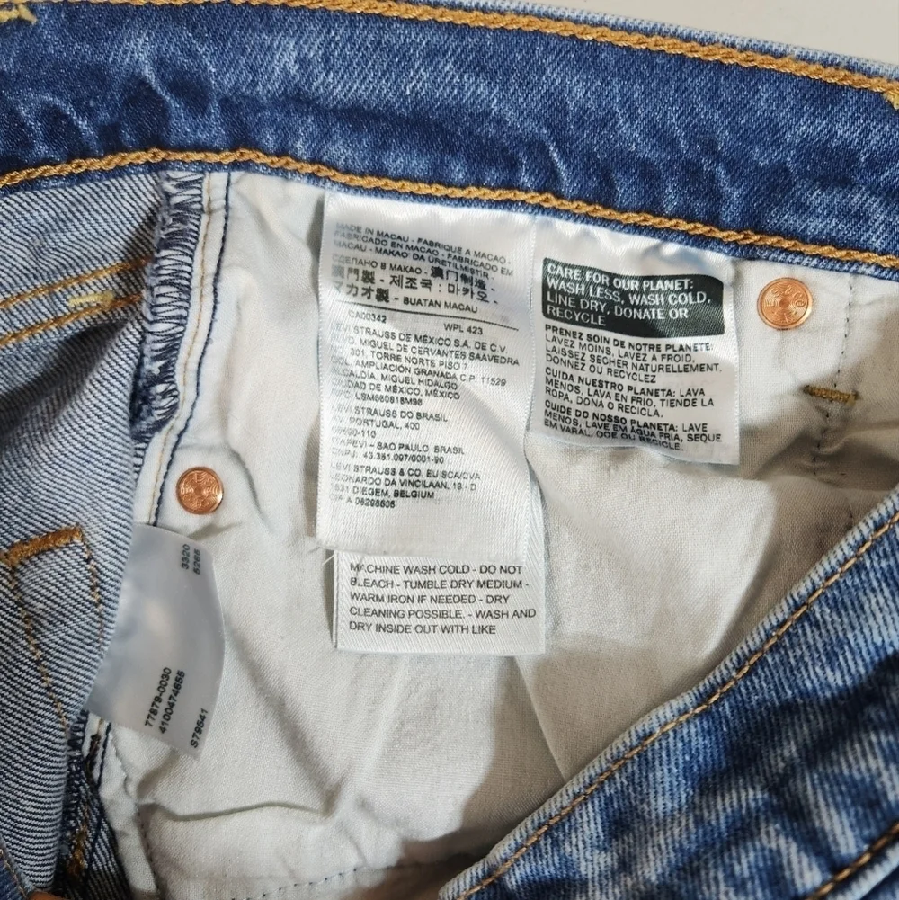 Levis Premium Womens |28| Ribcage Button Fly Cut-Off Shorts